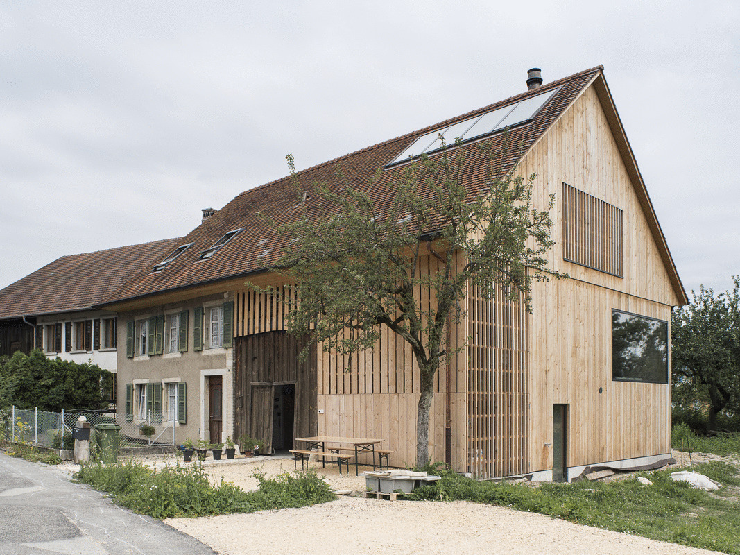 Ferme rénovée en bois — Maison Vitalba-Crevoisier, Berlincourt